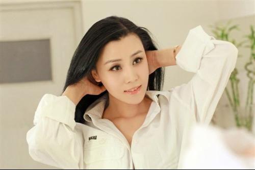 沈姓女演员吃瓜是谁呀视频,揭秘背后真相