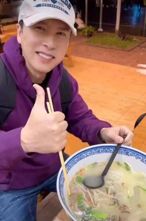 张小板凳吃瓜视频,揭秘娱乐圈幕后故事